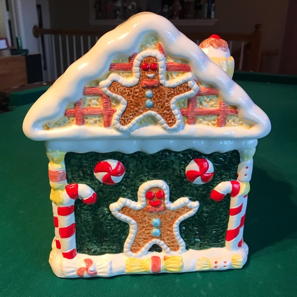 world bazaar Other - Ceramic Christmas cookie/snack Jar is 10” tall & 8” wide Vintage